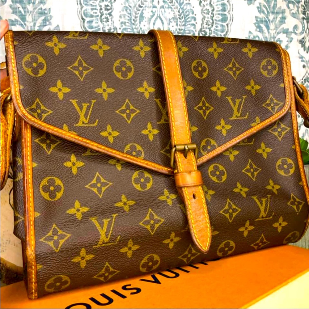 Louis Vuitton Monogram Portable Serviette